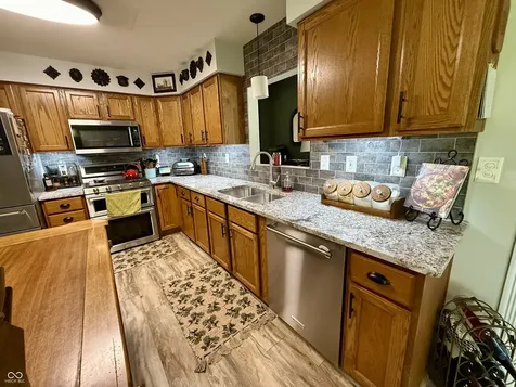 15645 E County Road 500 N Hope IN 47246