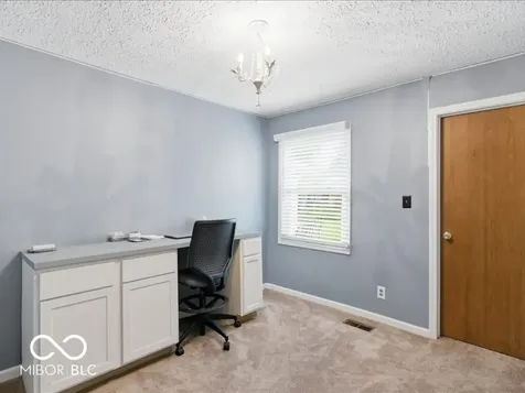 6725 Lakeknoll Drive Indianapolis IN 46220