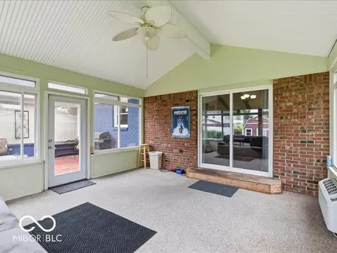 6725 Lakeknoll Drive Indianapolis IN 46220