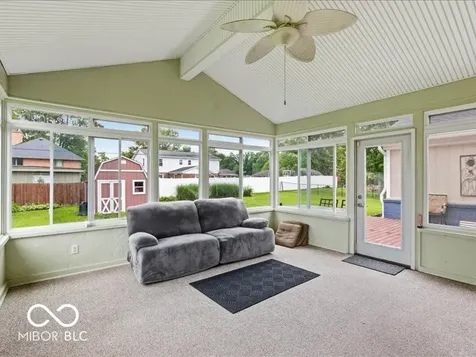 6725 Lakeknoll Drive Indianapolis IN 46220