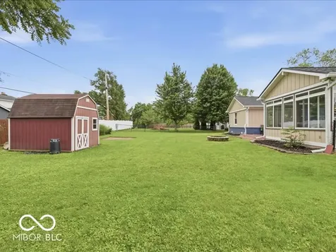 6725 Lakeknoll Drive Indianapolis IN 46220