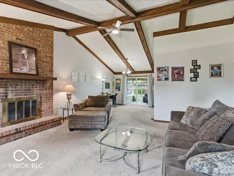 6725 Lakeknoll Drive Indianapolis IN 46220