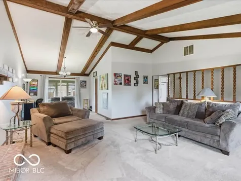 6725 Lakeknoll Drive Indianapolis IN 46220