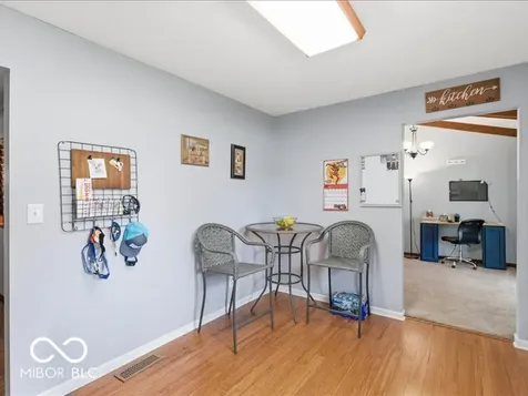 6725 Lakeknoll Drive Indianapolis IN 46220