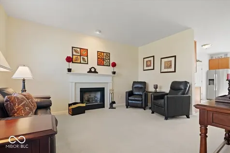 17 English Green Westfield IN 46074