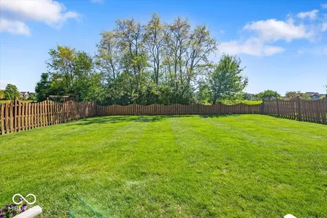 17 English Green Westfield IN 46074