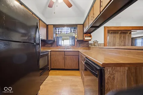 1225 E Hazelwood Street S Shelbyville IN 46176