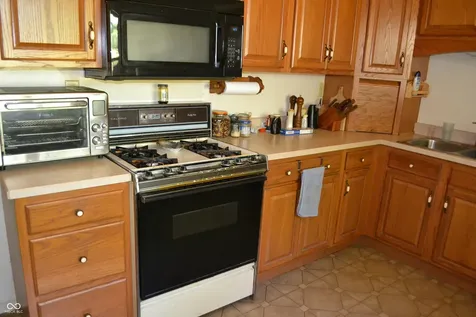 9983 W 400 N Delphi IN 46923