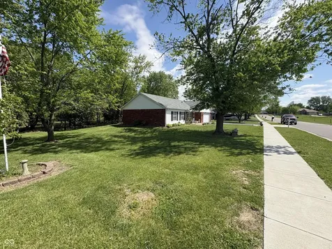 340 Briar Hill Drive Whiteland IN 46184