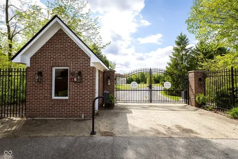10165 Sanctuary Drive Brownsburg IN 46112
