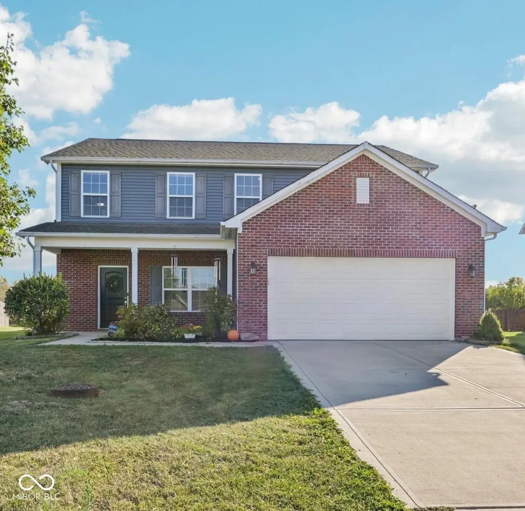 1749 N Creekwater Pass Greenfield IN 46140