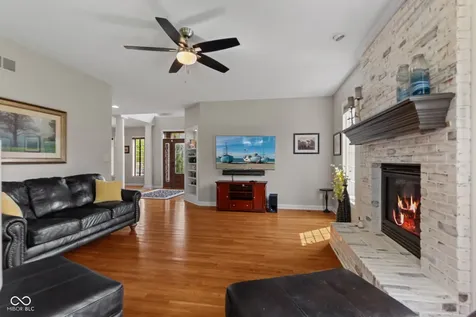 2418 Waterside Circle Avon IN 46123