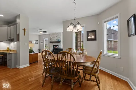 2418 Waterside Circle Avon IN 46123