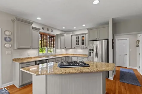 2418 Waterside Circle Avon IN 46123