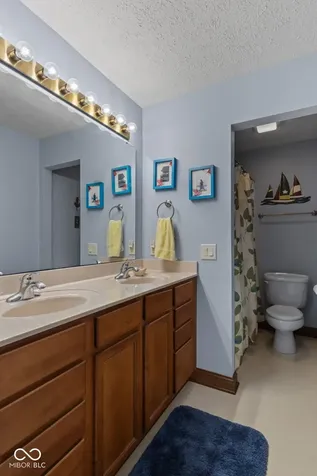 2418 Waterside Circle Avon IN 46123