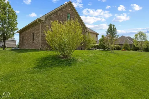 2418 Waterside Circle Avon IN 46123