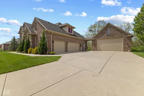 2418 Waterside Circle Avon IN 46123