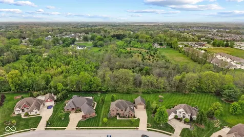2418 Waterside Circle Avon IN 46123