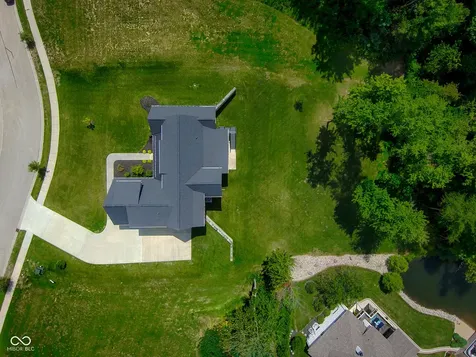 1872 Tipton Pointe Court Columbus IN 47201