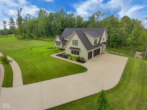 1872 Tipton Pointe Court Columbus IN 47201