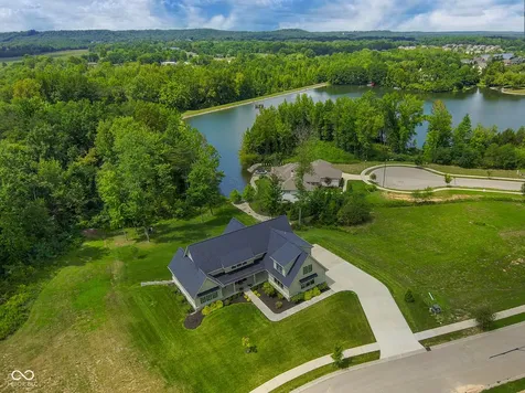 1872 Tipton Pointe Court Columbus IN 47201