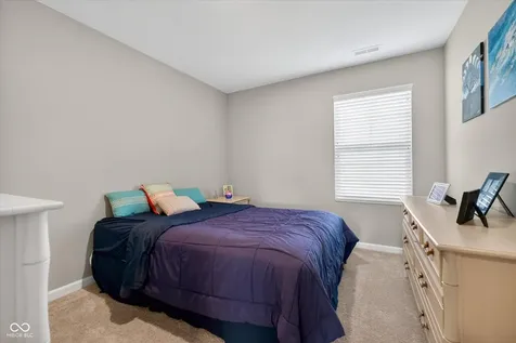 1573 N Clearwater Drive Greenfield IN 46140