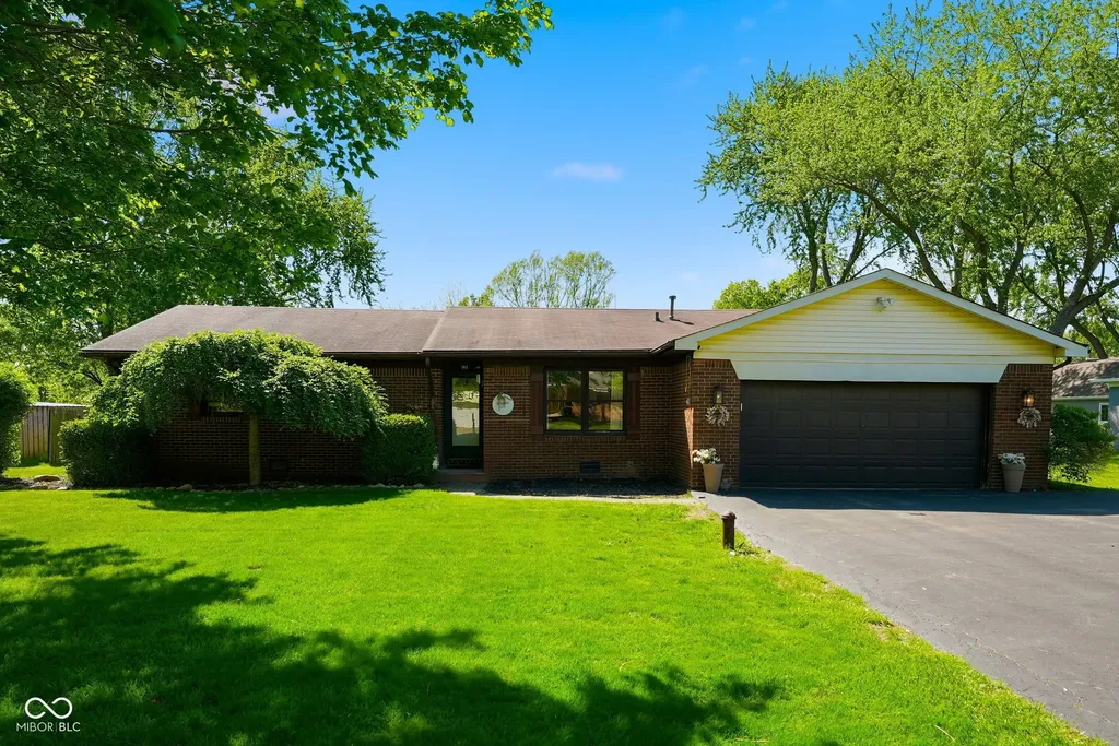 1912 Charles Street Avon IN 46123