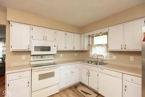 709 Summitcrest Drive Indianapolis IN 46241