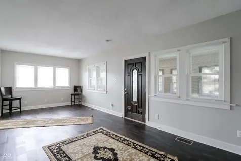 945 Cecil Avenue Indianapolis IN 46219