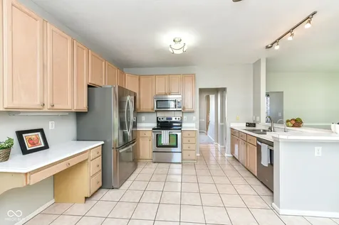 7942 Red Sunset Way Avon IN 46123