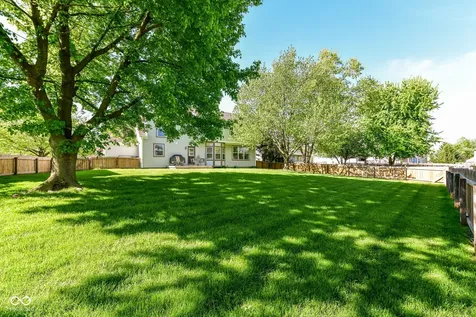 7942 Red Sunset Way Avon IN 46123