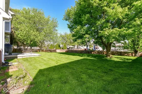 7942 Red Sunset Way Avon IN 46123