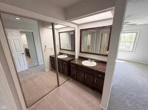 9463 Maple Way Indianapolis IN 46268