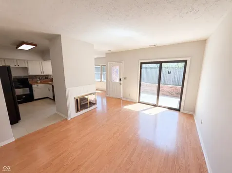 9463 Maple Way Indianapolis IN 46268