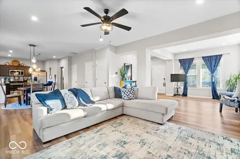 5162 Arling Drive Indianapolis IN 46237