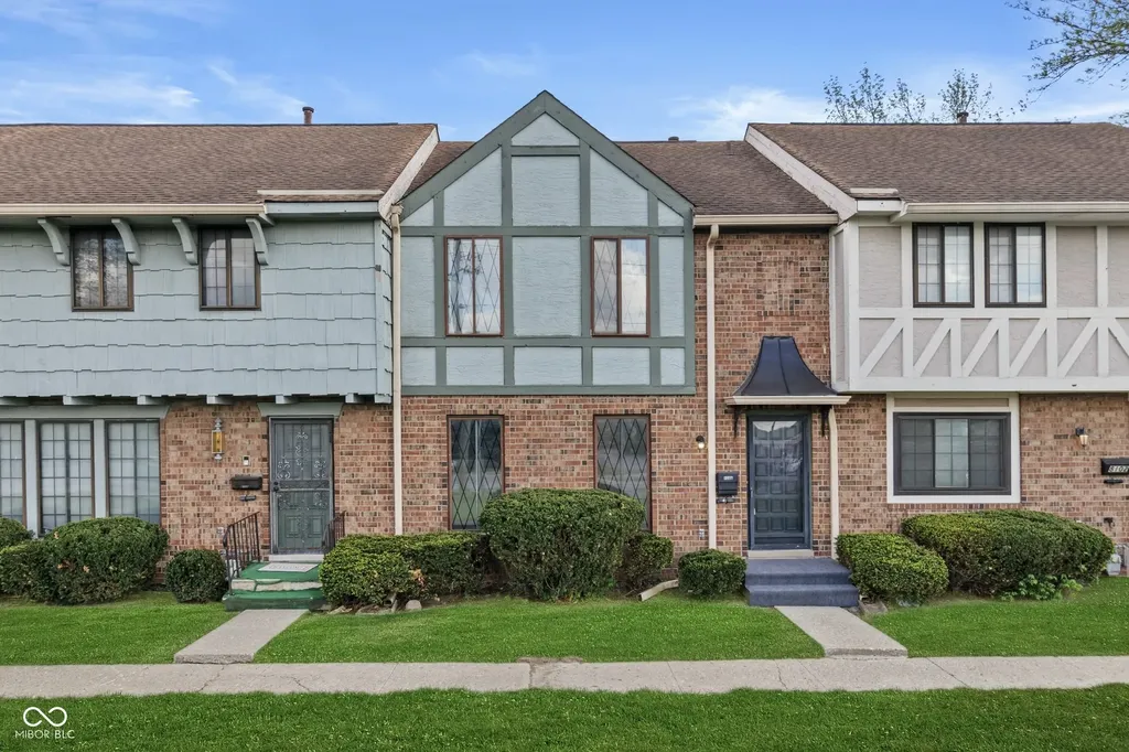 8104 Bromley Place Indianapolis IN 46219
