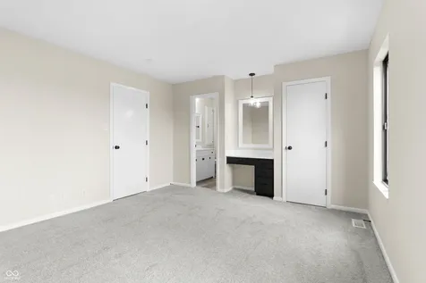 8104 Bromley Place Indianapolis IN 46219
