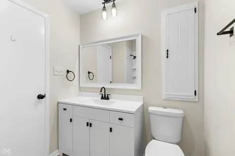 8104 Bromley Place Indianapolis IN 46219