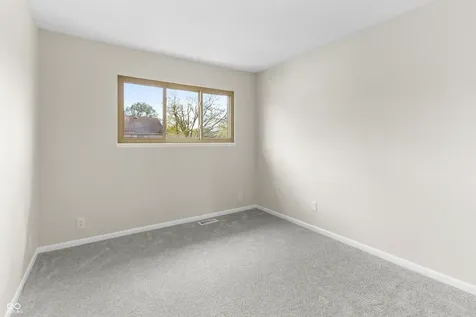 8104 Bromley Place Indianapolis IN 46219