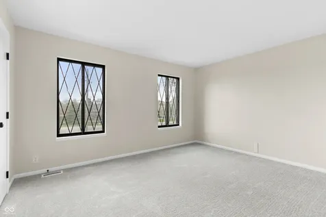 8104 Bromley Place Indianapolis IN 46219