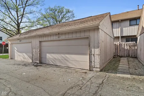 8104 Bromley Place Indianapolis IN 46219