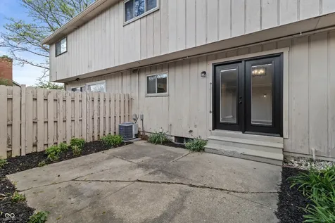 8104 Bromley Place Indianapolis IN 46219