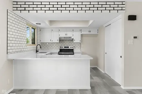 8104 Bromley Place Indianapolis IN 46219