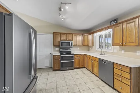 40 Carolyn Drive Seymour IN 47274