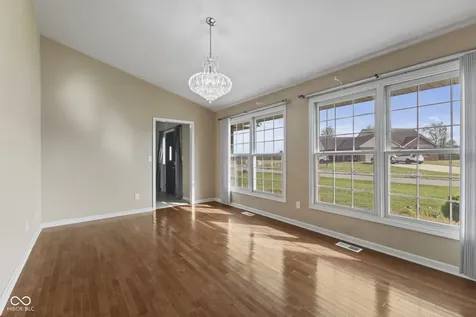 40 Carolyn Drive Seymour IN 47274