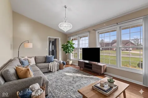 40 Carolyn Drive Seymour IN 47274