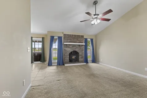 40 Carolyn Drive Seymour IN 47274