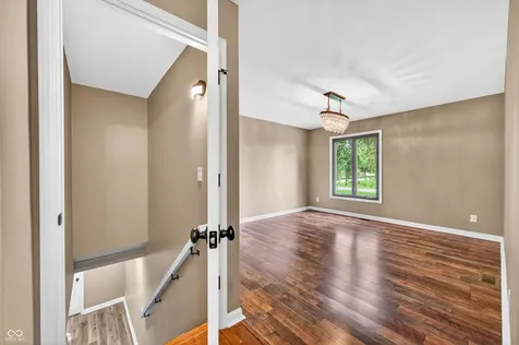 1165 Cottonwood Drive Columbus IN 47203