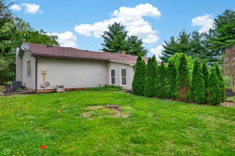 1165 Cottonwood Drive Columbus IN 47203