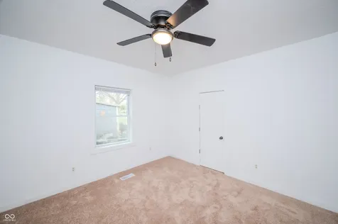 1605 W Memorial Drive Muncie IN 47302